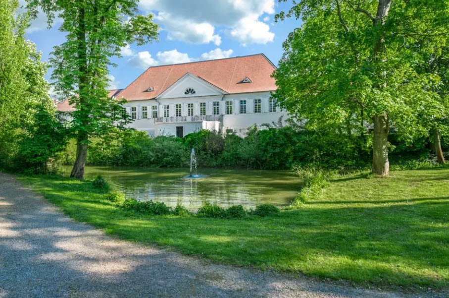 Quadt Castle, Dirmstein, Germany, Germany